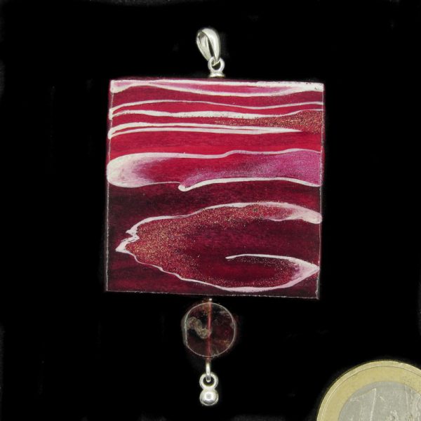 Anhänger "Modern Art" Quadrat in rot-weiß metallic bemalt mit Granat - Unikat Nr. 842